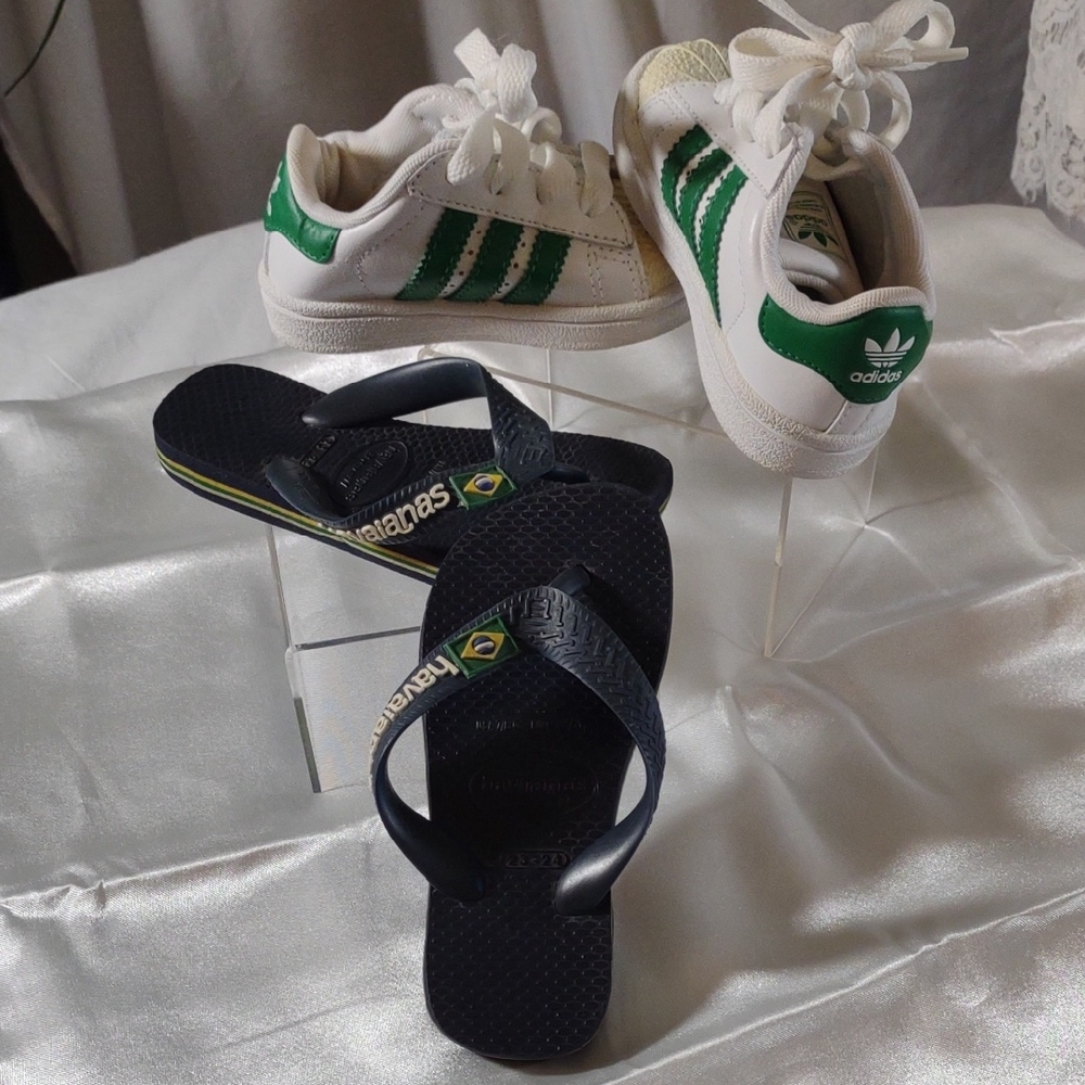 'Toddler Of All Seasons' Shoe Bundle - Adidas Sneakers & Brasil Flip Flops